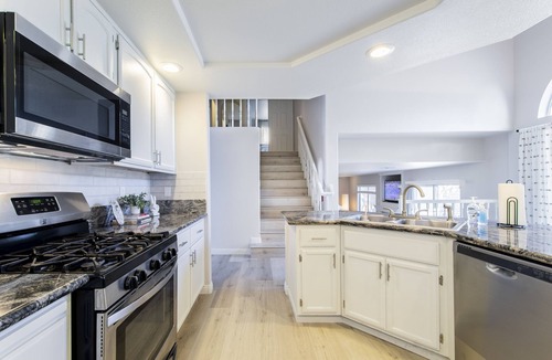 Green Valley North House | Designer home-6 miles to the Las Vegas Strip!