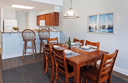 Ormond Beach Hotel | Direct Beach Access + Minutes from Boardwalk, Speedway & Dining Spots