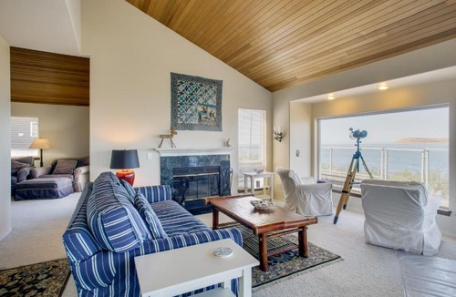 Diamond Point House | Direct Beach Access! Quiet Diamond Point Retreat