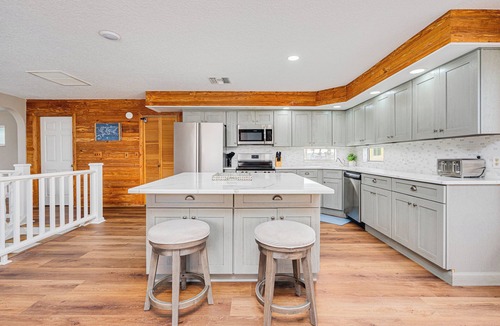 Ormond-by-the-Sea House | Direct, Oceanfront Pool Home-Margarita Manor