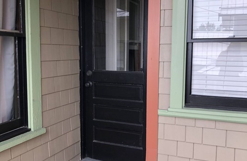 Historic Old Northeast Apartment | Downtown St. Petersburg carriage house close to Tavern/Pizza/Black Crow Coffee!