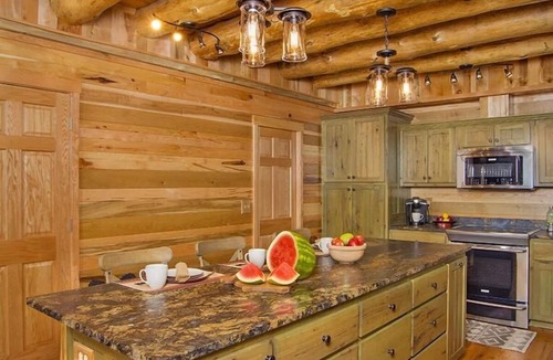 South Bloomingville Cabin | Dream Cabin-Cabin-Private Bathroom