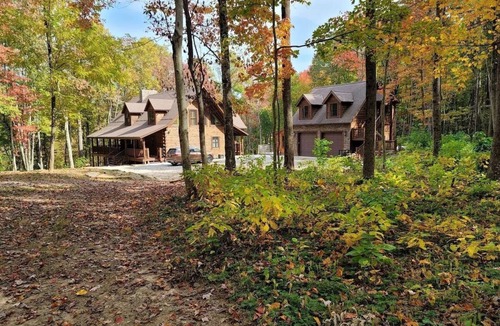 South Bloomingville Cabin | Dream Cabin-Cabin-Private Bathroom