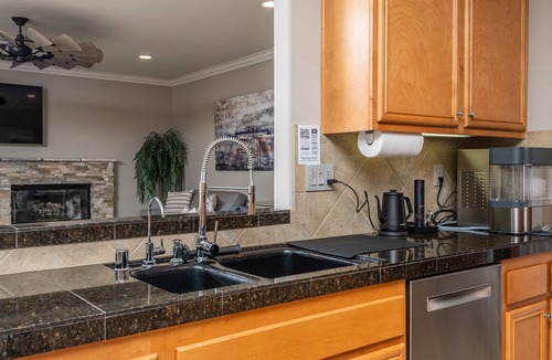 Valley Center House | Dream Getaway:Putting Green, Game Room, Volleyball