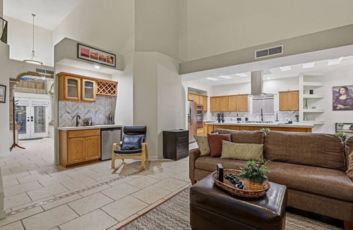 Festival Hills House | Eagle Point Mountain View Retreat w Pool