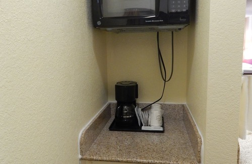 Fleet Hotel | Econo Lodge Naval Station Norfolk
