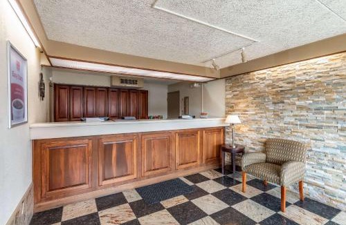 Zanesville Cabin | Econo Lodge Zanesville Downtown