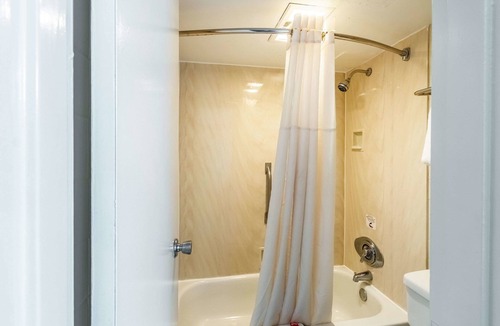 Zanesville Hotel | Econo Lodge Zanesville Downtown