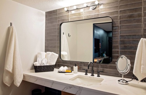 Paradise Hills Civic House | El Verde Inn
