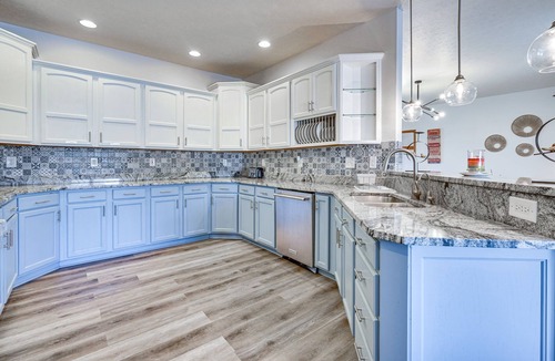 Pataskala House | Elegant Pataskala Home w/Hot Tub & Fire Pit!