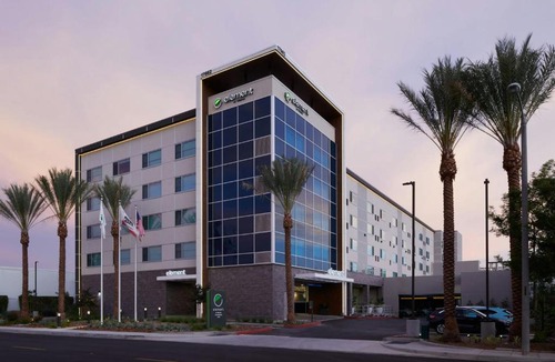 Irvine Business Complex Hotel | Element by Marriott Irvine