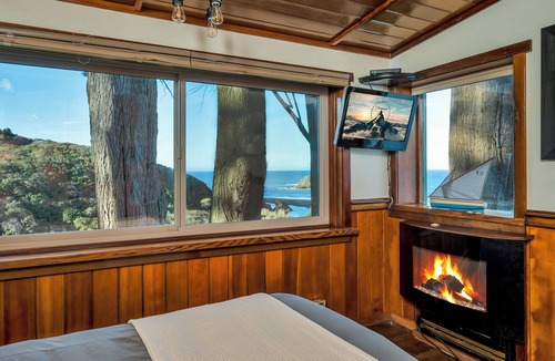 Elk Bed & Breakfast | Elk Cove Inn & Spa