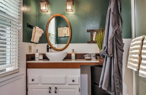 Elk Bed & Breakfast | Elk Cove Inn & Spa