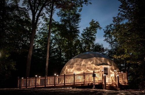 Algonquin Highlands Cabin | Enchanted Eight at Dimensions | Cabin Eight | Breakfast Included