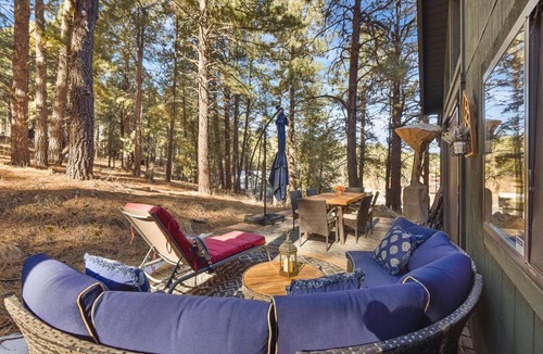 Kachina Village Villa | Enchanted Forest Super Cozy Cabin on 2 Acres Sledding Hills Tree Swing Pool Table