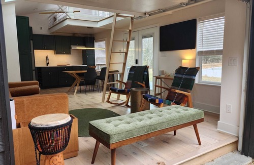 Lancaster Cabin | Enchanting retreat nestled in the heart of nature. Your ideal getaway awaits!