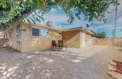 Uptown House | Espanola ABQ Uptown private backyard and garage!