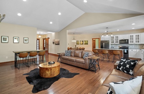 New Plymouth House | Espolon Ranch | Outdoor Igloo | Pickleball