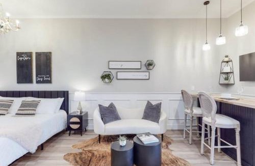 North Industry House | Eternal Romance-The Honeymoon Suite at 1885 Farms