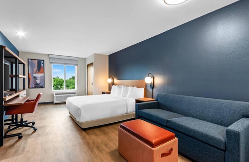 Fort Bay Hotel | Everhome Suites Panama City Beach