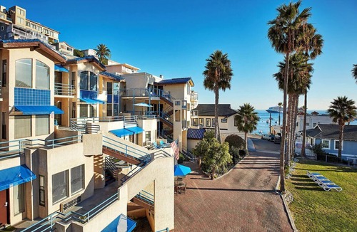 Avalon Hotel | Everything You Need for a Perfect Escape! Partial Ocean View, Free Parking!