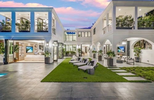 The Flats Villa | Extravagant Beverly Hills Estate
