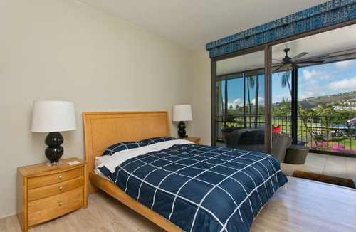 Waialae Iki Condo | Fabulous, Renovated Large 3BR Condo on Kahala Beach