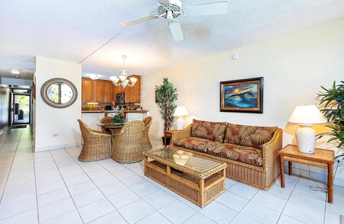 Kihei Condo | Faces Kamaole Beach Park 3, Ground Floor, Large Lanai, partial Ocean View