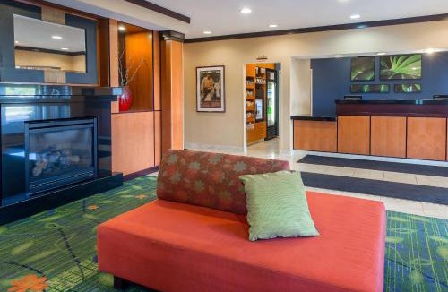 Canton Hotel | Fairfield Inn & Suites Canton