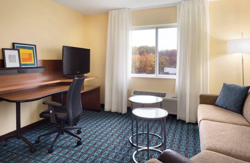 Poland Hotel | Fairfield Inn & Suites Youngstown Boardman/Poland