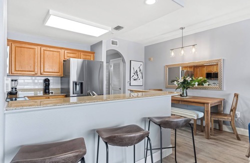Florida Central Atlantic Coast Condo | Family-friendly Stunning condo with pool & Lake views near Disney Park