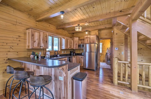 Bladensburg Cabin | Family-Friendly Warsaw Cabin w/Deck & Fireplace!