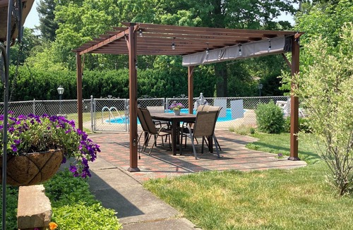 Wooster House | Family haven w/pool close to College of Wooster and downtown