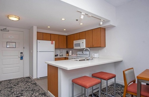 Anaheim Resort Resort | Family sized 2 BR, 2 Bath, 6 guest resort condo 5 minutes to Disneyland