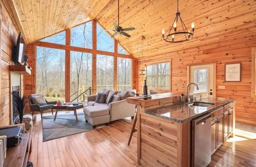 McArthur Cabin | Fern Haven A modern take on Hocking Hills cabins