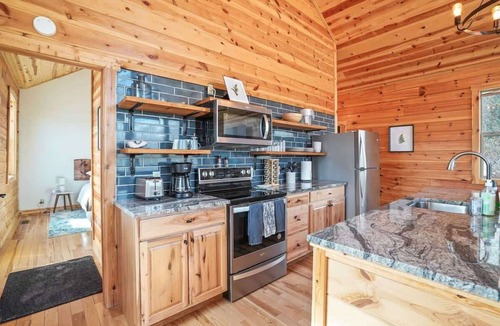 McArthur Cabin | Fern Haven A modern take on Hocking Hills cabins