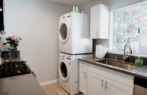 NoHo Arts District Villa | FIFA World Cup: NEWLY RENOVATED 2-BEDROOM TOWNHOUSE WITH PRIVATE ROOFTOP DECK REMODELED IN 2022 (p30)