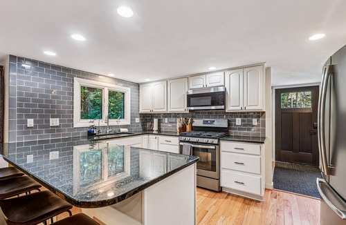 Killington Ski Chalet | First Chair Chalet, pet friendly beautiful 4 bedroom with hot tub, minutes from slopes (1) access for Pico Fitness Center and Pool The Killington golf course and Green Mountain National Golf Course are just a few minutes from this location.
