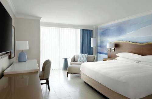 Barrier Island Resort | Fort Lauderdale Marriott Harbor Beach Resort & Spa