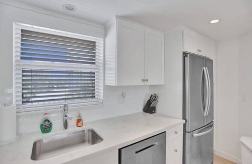 Central Beach Apartment | Fort Lauderdale Yacht & Beach Club 412