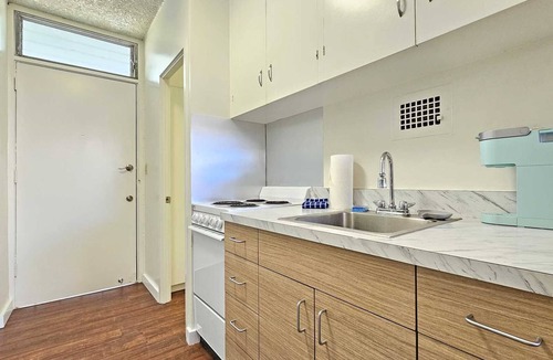 Waikiki Apartment | Furnished monthly rental Waikiki Neighborhood 401