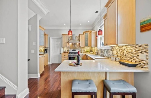 Merion Village House | German Village Large & Luxurious