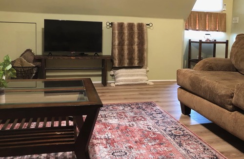 Bonita Apartment | Get away from the hustle and bustle of the day. Stay at The Loft in San Dimas