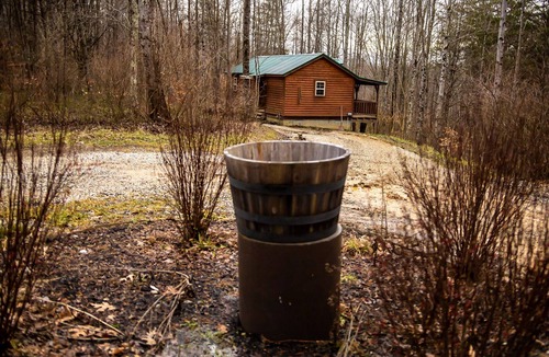 Carbon Hill Cabin | Get Settled in at the Settlers Roost