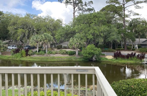Beach Lagoon Villa | Gorgeously updated & spacious 3-Bdrm Villa w/private balcony & beach access