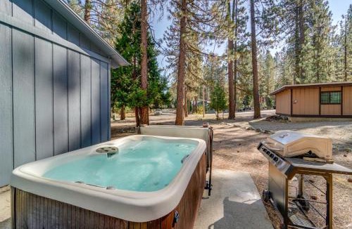 Graeagle House | Graeagle Vacation Rental Cabin w/Game Room!