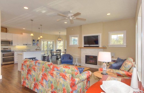 Tuckahoe House | GrayGoose in Duck - Walk to Beach & Private Parking - Resort Style Backyard