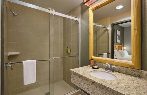 Anaheim Resort Resort | Great Wolf Lodge Anaheim, CA