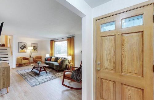 Canton House | Gridiron Getaway-Where Families and Fans Unite