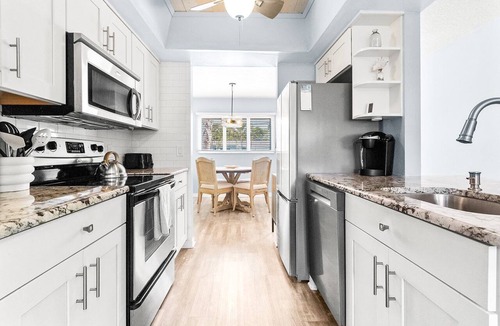 Villages of Seaport Condo | Ground-floor condo: monthly stays, heated pool, tennis, pickleball, 2 minutes to beach 🌴🌊